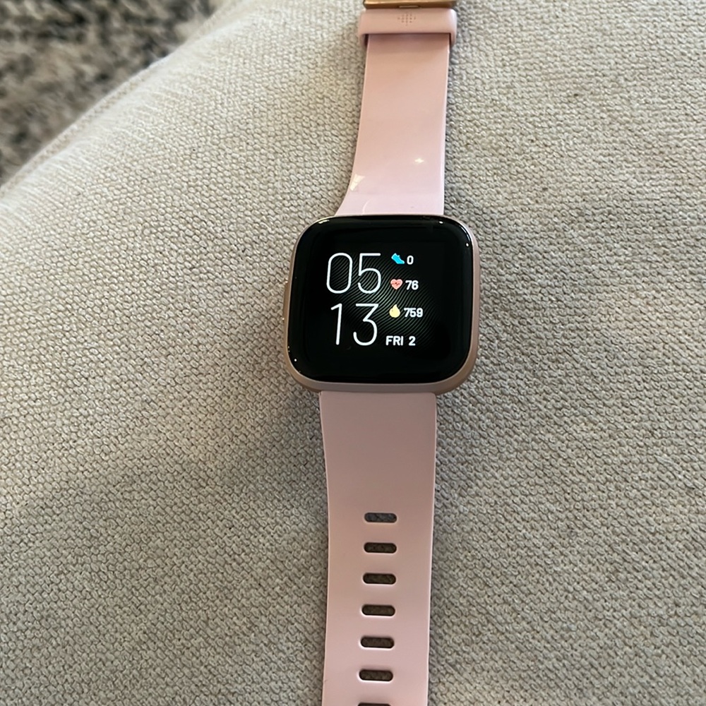 Fitbit with charger and 5 bands! Vera 2